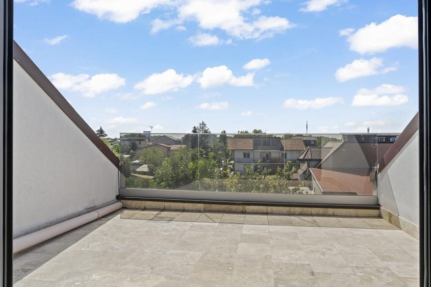 Casă individuală cu 15 camere cu Canalizare în Dămăroaia