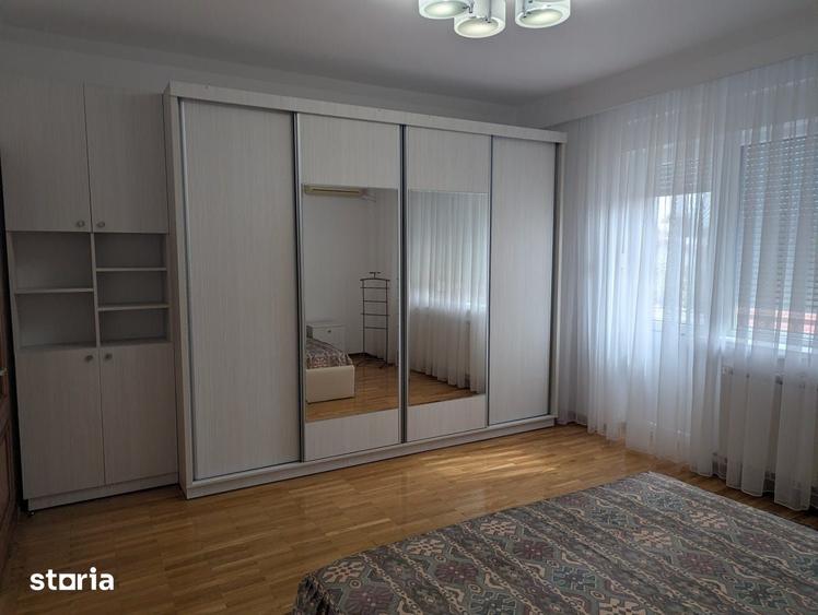 Apartament cu 3 camere decomandat în Primăverii