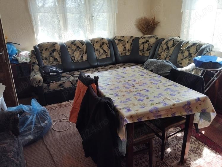 Casă cu 2 camere în Oprișești