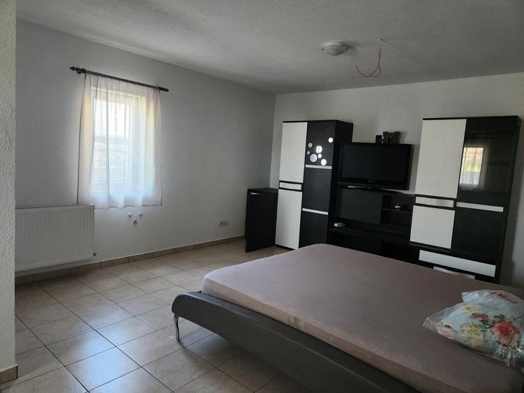 Casă cu 4 camere cu Teren 500 Mp în Lumina