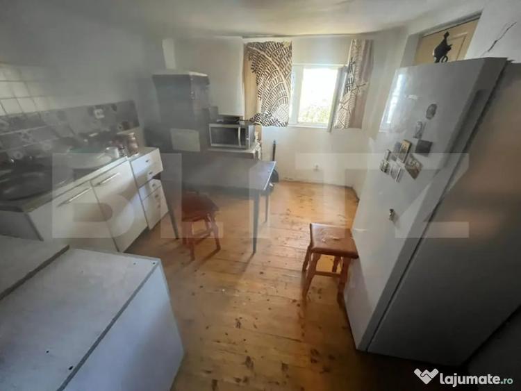 Casă cu 3 camere cu Teren 4500 Mp în Răcari