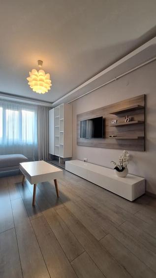 Apartament cu 3 camere decomandat în Olimpia-Stadion