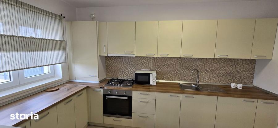 Casă cu 5 camere cu Teren 330 Mp în Ferme