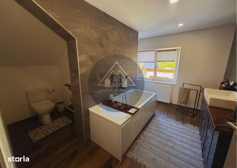 Casă cu 4 camere decomandat cu Teren 1580 Mp în Alma