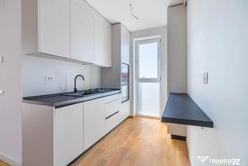 Apartament cu 4 camere decomandat în Sisești