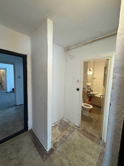 Privat apartament 4 camere 80mp semidecomandat zona Toamnei-Harmanului balcon inchis, termopane, beci, conditie: neimbunatatit - 5