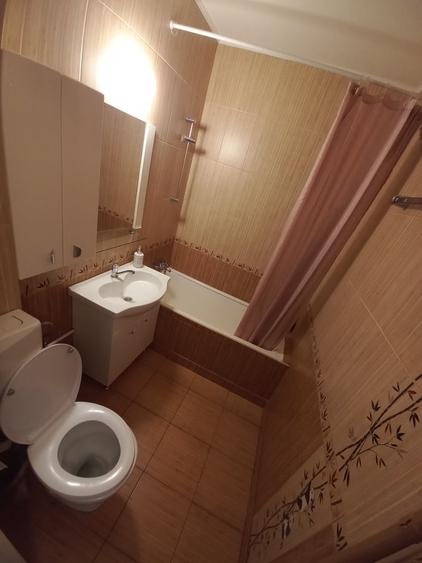 Apartament semidecomandat în Mihai Bravu