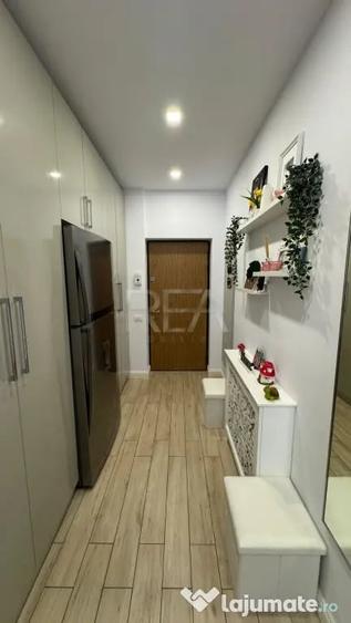 Apartament cu 3 camere decomandat în Theodor Pallady