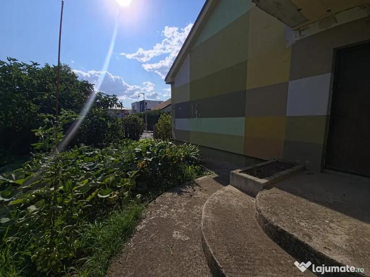 Casă cu 4 camere cu Teren 362 Mp în Cumpăna