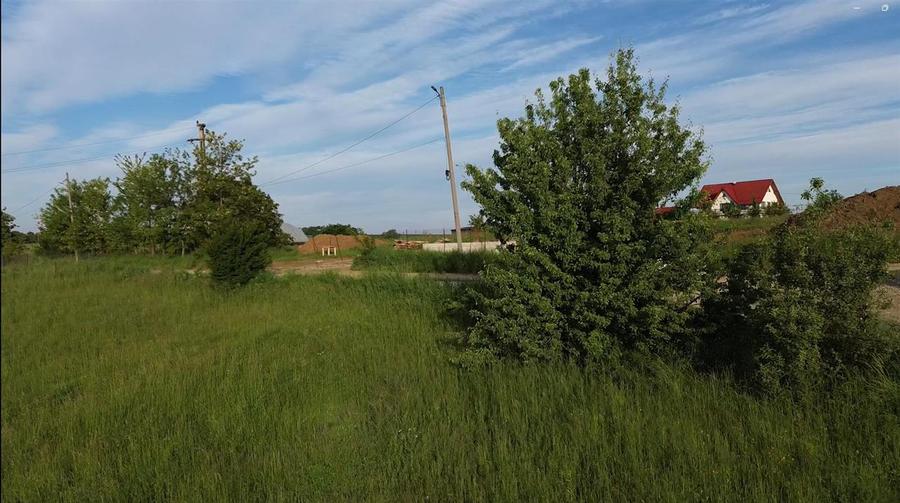 Teren Construcții intravilan de 1100 mp, în Nord