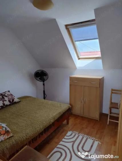 Casă cu 5 camere în Petrești