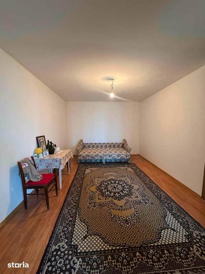 Casă cu 7 camere cu Teren 1130 Mp în Central