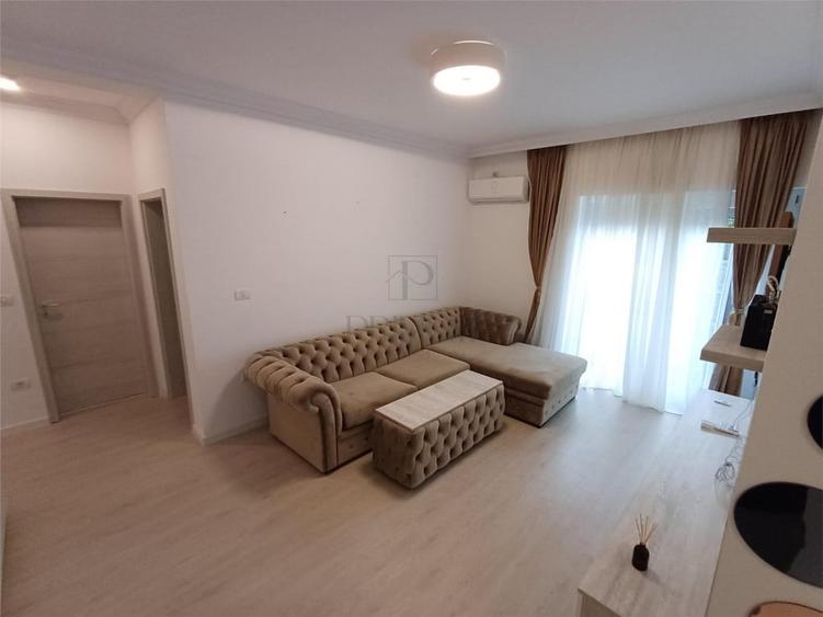 Apartament cu 3 camere decomandat în Chișoda