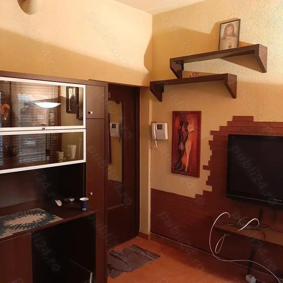 Casă cu 6 camere cu Teren 140 Mp în Drumul Taberei