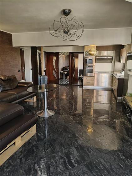 Apartament cu 2 camere decomandat în Barieră