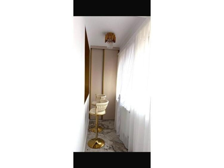 Apartament cu 2 camere decomandat în P-ța Victoriei