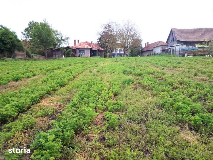 Casă cu 3 camere cu Teren 2571 Mp în Bonț