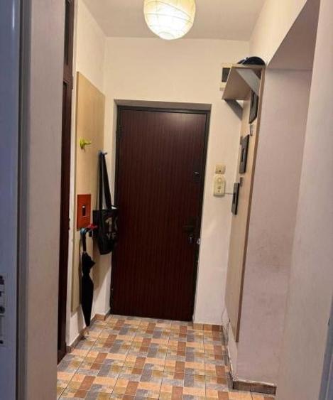 Apartament cu 3 camere decomandat, mobilat în Tineretului