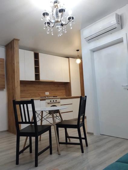 Apartament cu 2 camere semidecomandat în Micro 17