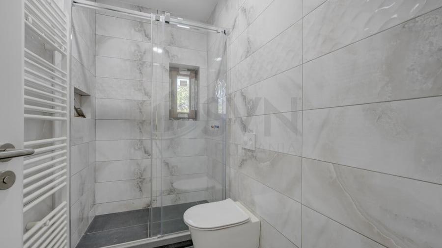 Casă cu 5 camere cu Teren 124 Mp în Victoriei