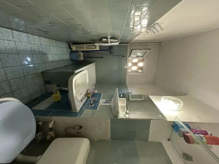 Apartament cu 3 camere în Malu Roșu
