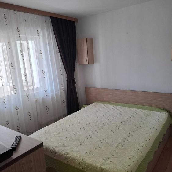 Apartament cu 3 camere decomandat în Mihai Bravu