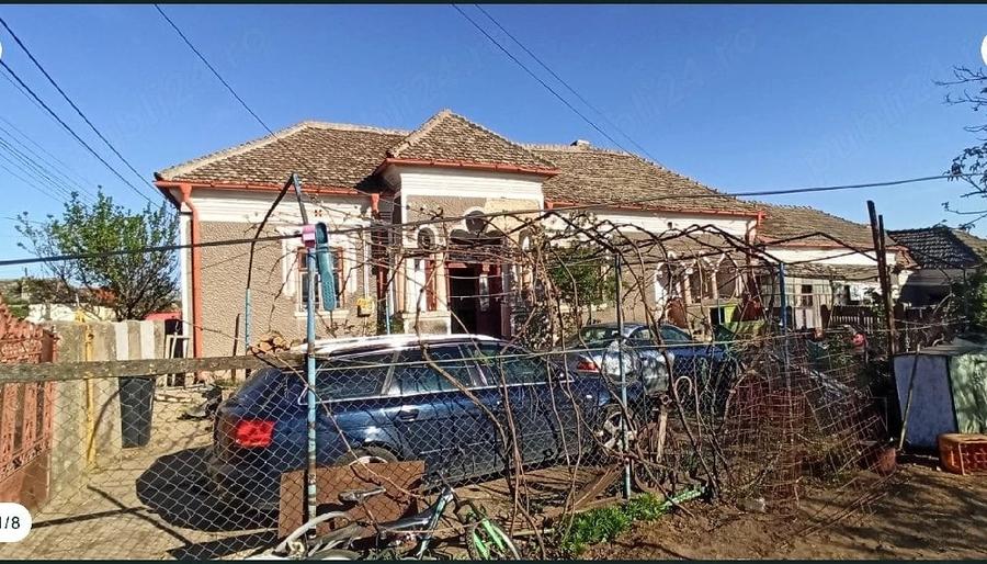 Casă cu 5 camere cu Teren 1500 Mp în Poiana Mare