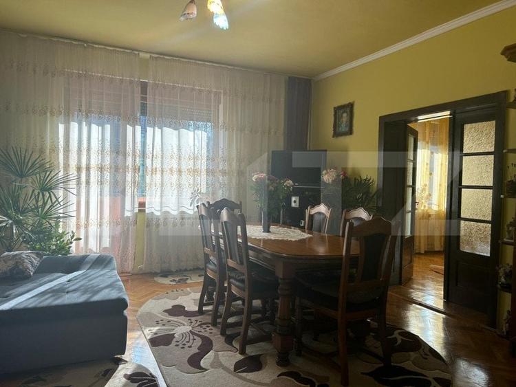 Duplex cu 9 camere cu Garaj în Botizului