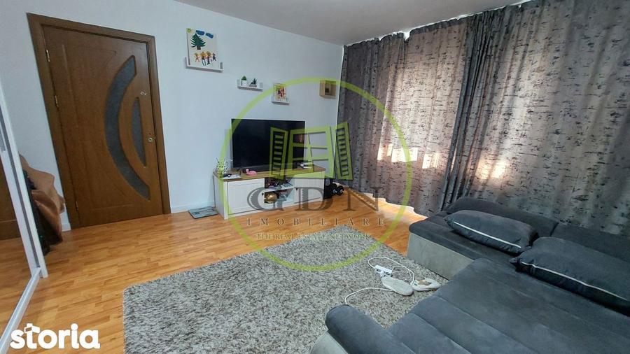 Apartament cu 2 camere semidecomandat, mobilat în Craiovița Nouă