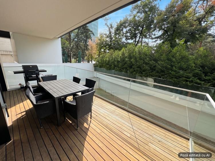 Apartament cu 4 camere semidecomandat, mobilat în Primăverii