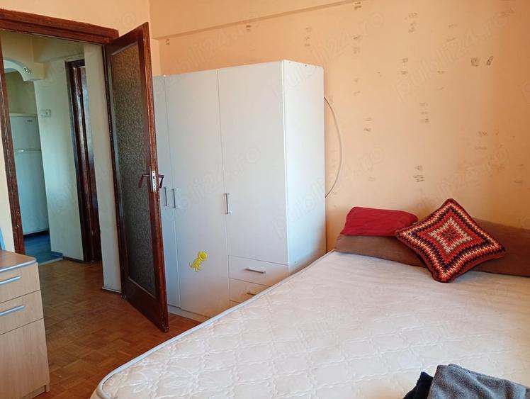Garsonieră decomandată în Decebal