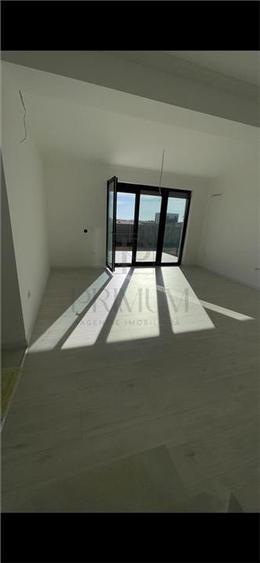Duplex cu 3 camere cu Canalizare în Giroc