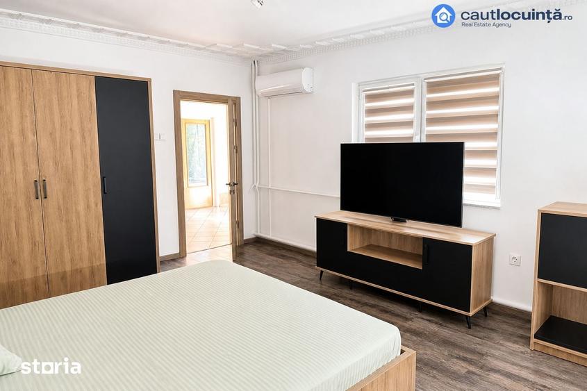 Casă cu 10 camere cu Teren 425 Mp în Dobroești