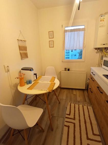 Apartament cu 2 camere nedecomandat în Podu Roș
