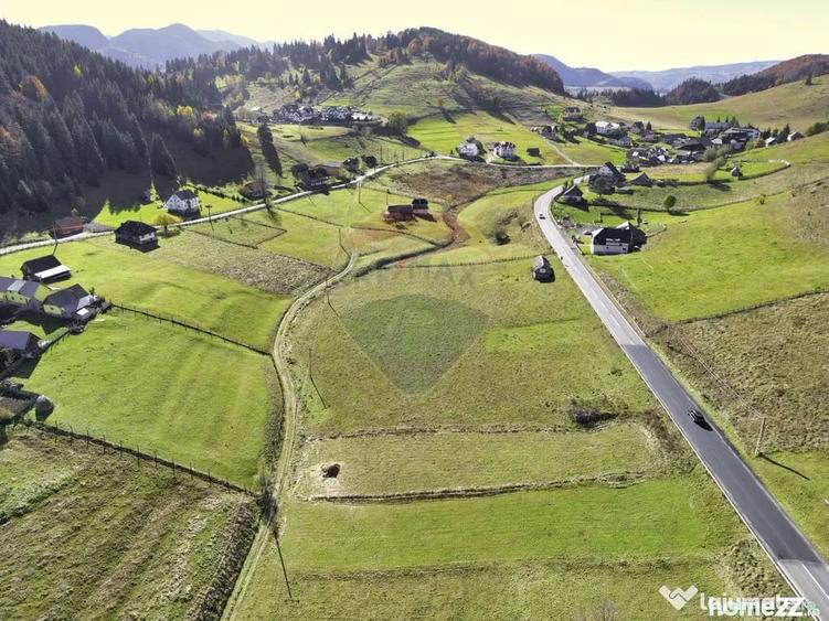 Teren de 4000 mp, în Fundata