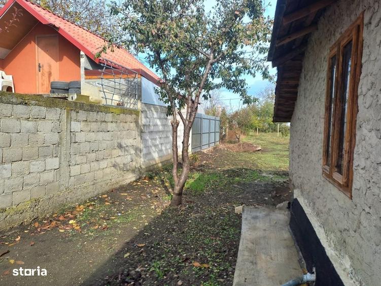 Casă cu 4 camere în Hanu Conachi