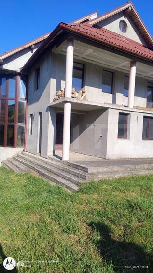Casă cu 5 camere cu Teren 560 Mp în Cășeiu