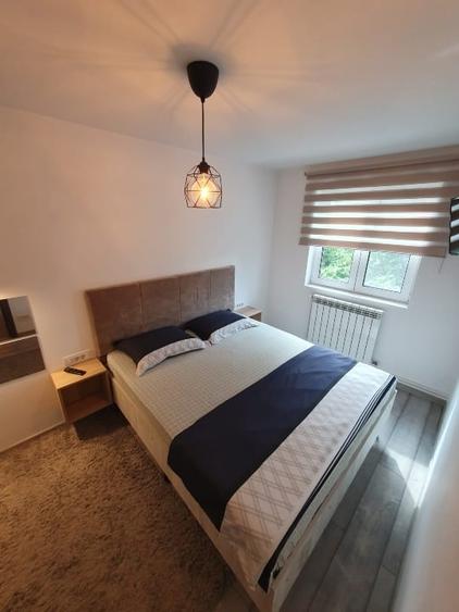 Apartament cu 2 camere semidecomandat, mobilat în Micro 9