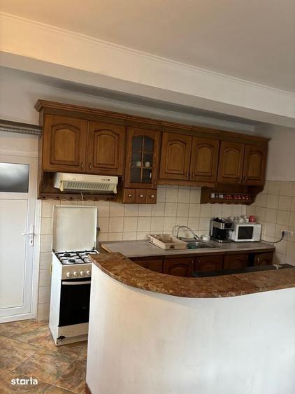 Casă cu 4 camere în Central