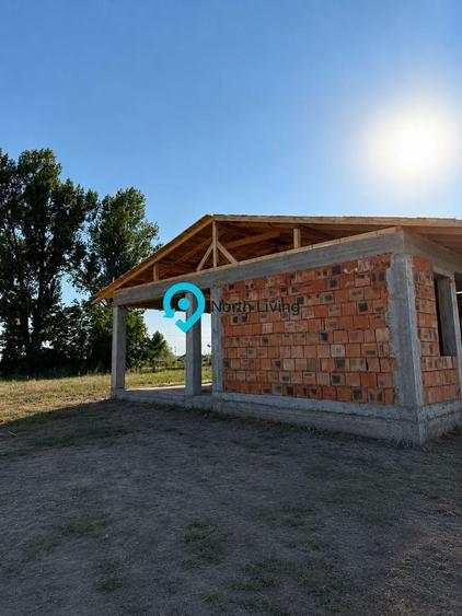 Casă individuală cu 3 camere cu Canalizare în Comana