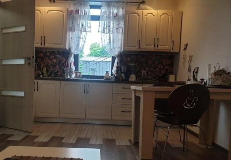 Apartament cu 3 camere semidecomandat în Domenii