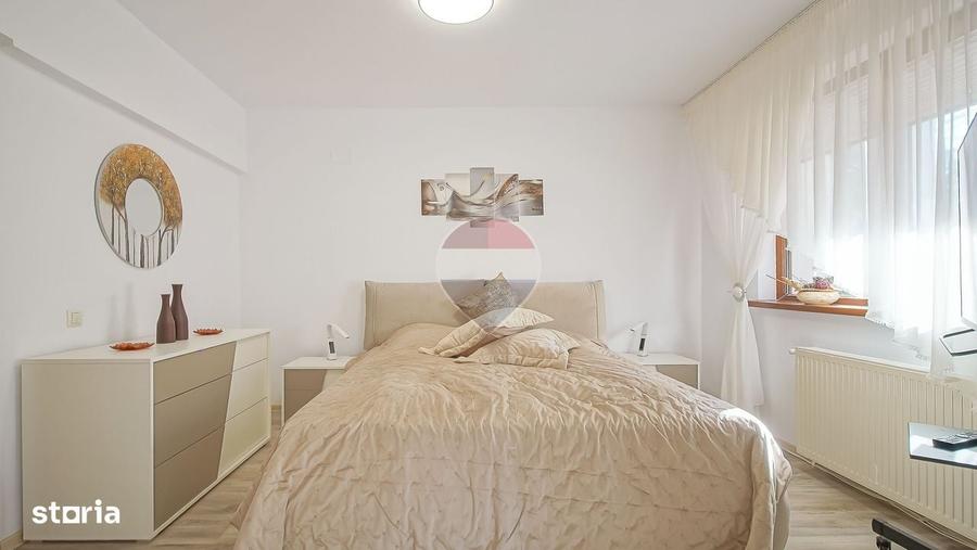 Apartament cu 4 camere decomandat în Clăbucet