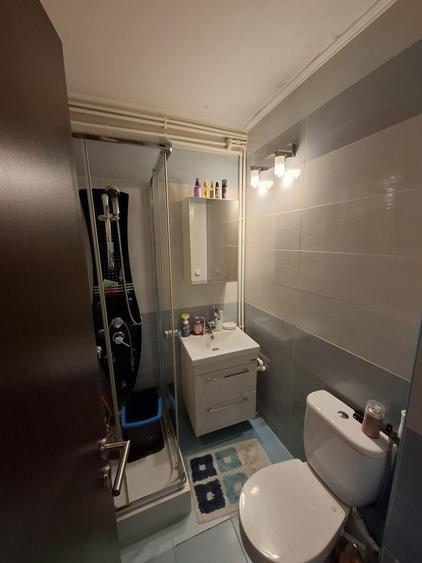 Apartament cu 4 camere decomandat în Poarta 6