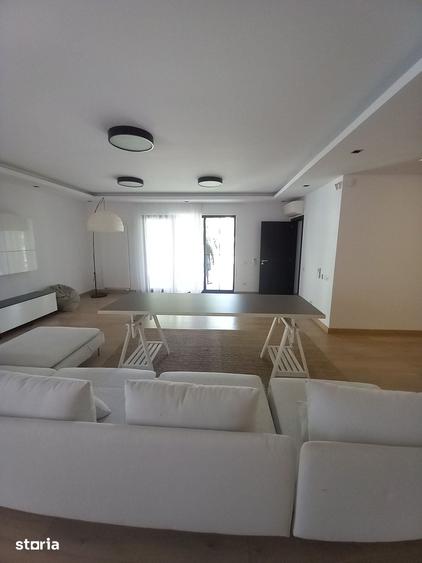 Casă cu 6 camere cu Teren 386 Mp în Băneasa