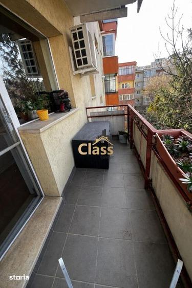 Apartament cu 4 camere decomandat, mobilat în Bulgaria
