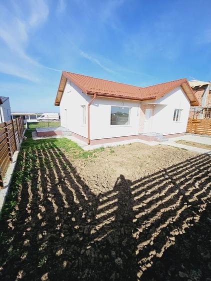 Casă individuală cu 3 camere cu Canalizare în Berceni
