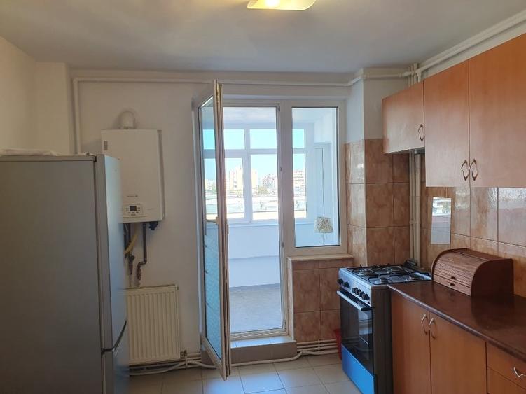Apartament cu 3 camere decomandat, mobilat în Central