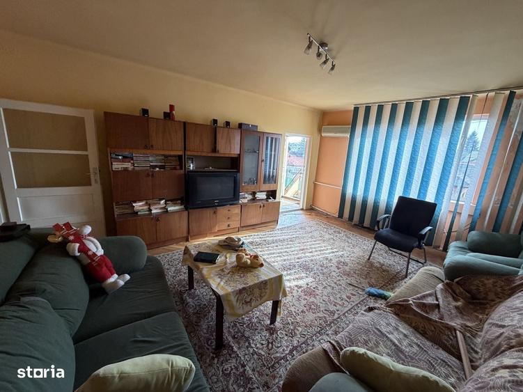 Casă cu 4 camere în Central