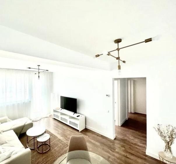 Apartament cu 2 camere decomandat, mobilat în Pipera