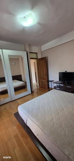 Apartament cu 4 camere în Democrației